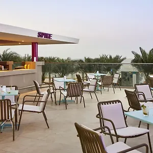 4* מלון Riu